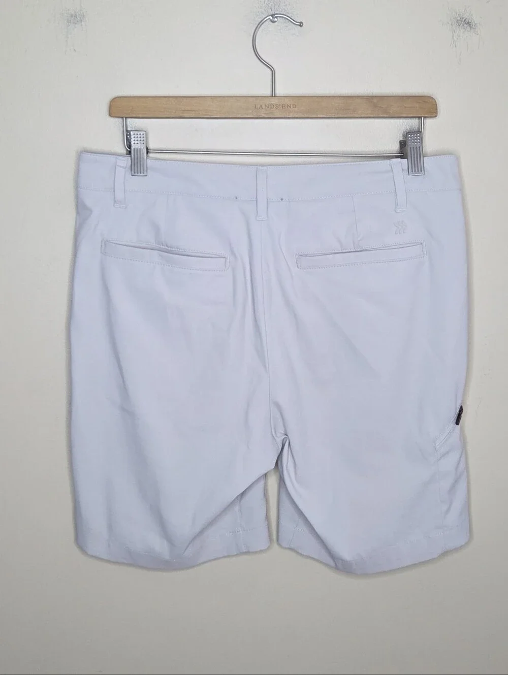 All in Motion Beige Khaki Tech Fabric Golf Shorts Size 32 Classic Preppy Neutral